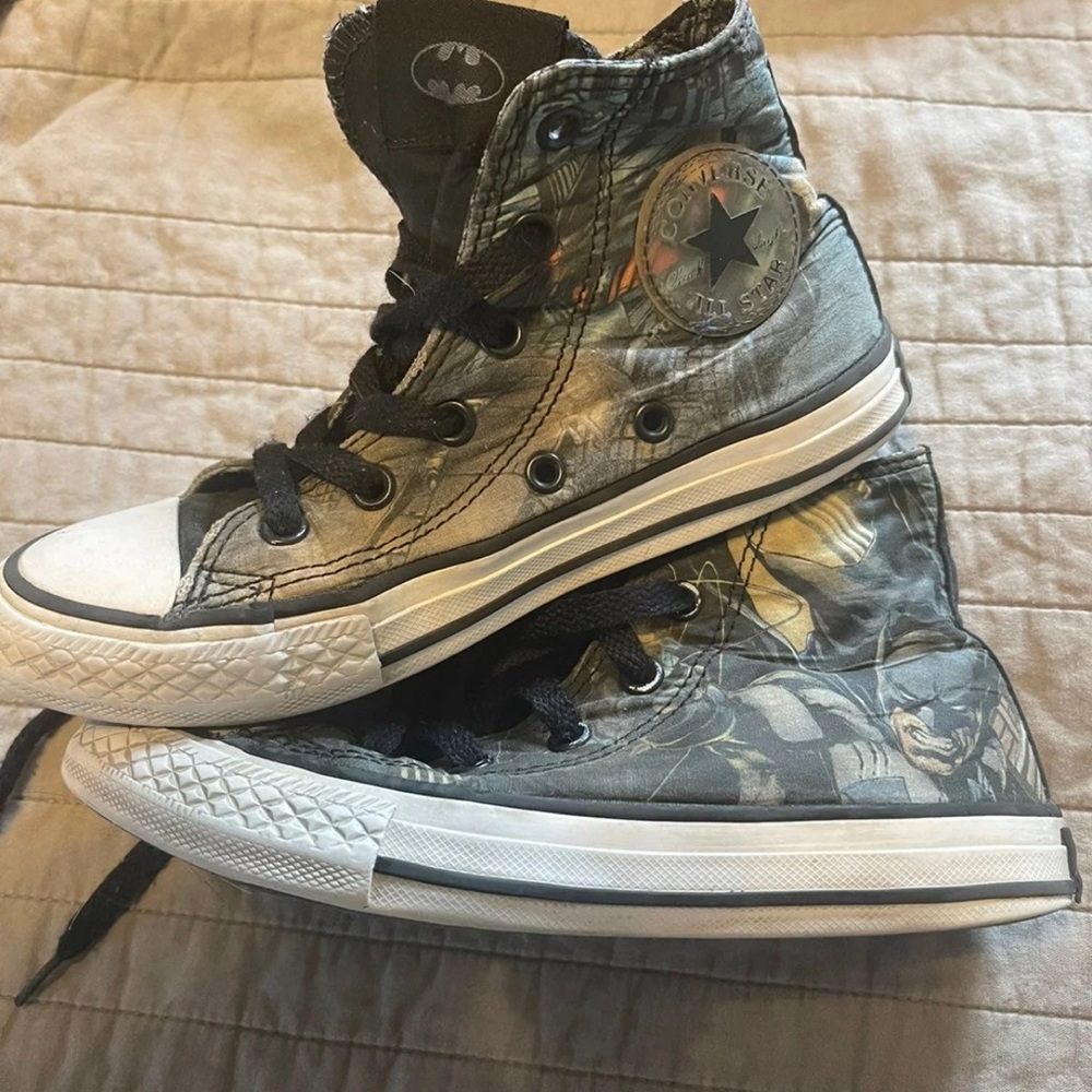 Size 13 batman cons